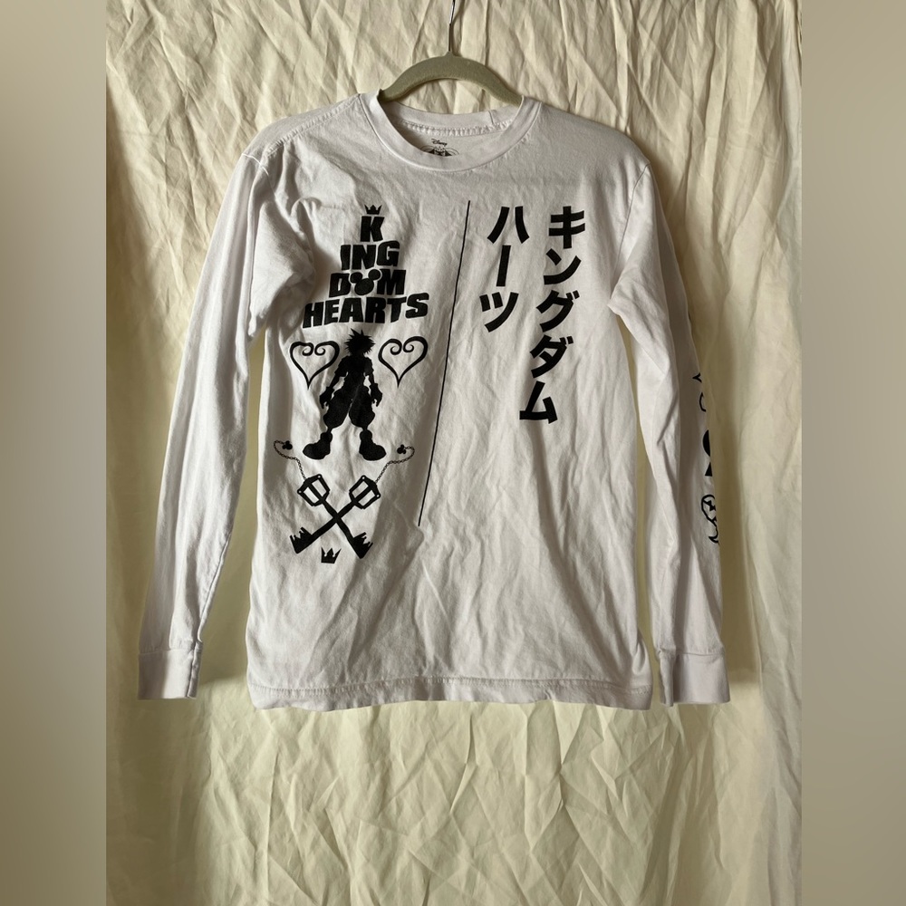 Kingdom hearts long sleeve t-shirt unisex size small, silhouette